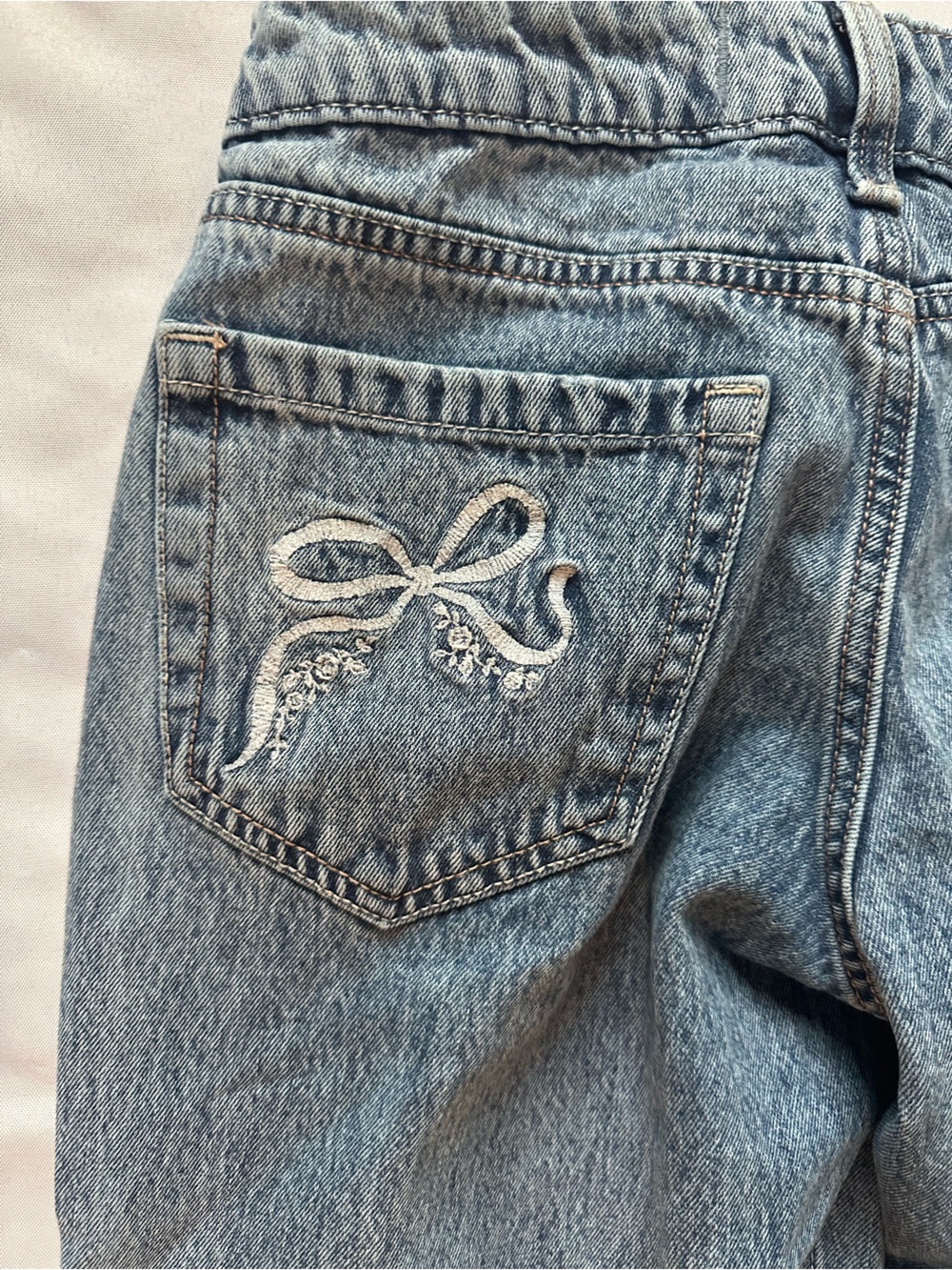 Hollister - Low Rise Baggy Jeans w. Bow - 0R - Picture 6 of 8
